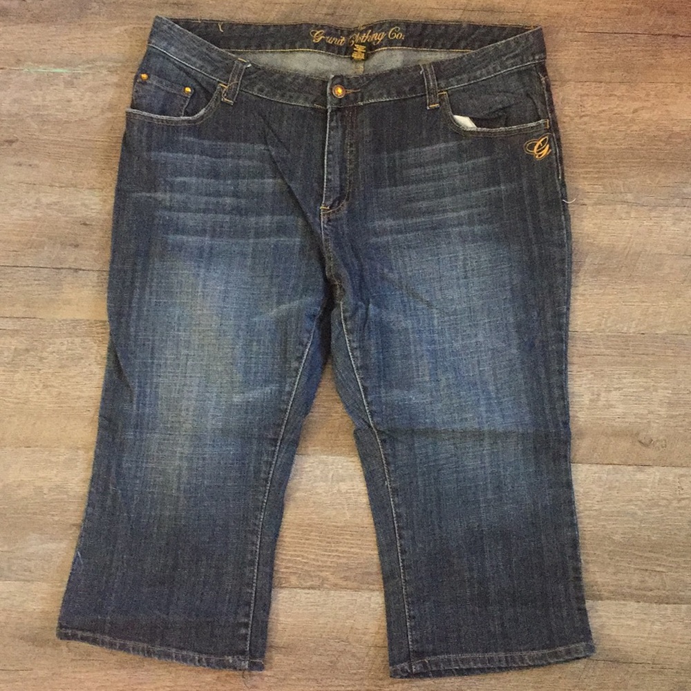 G-unit Capris 16 - Picture 3 of 7